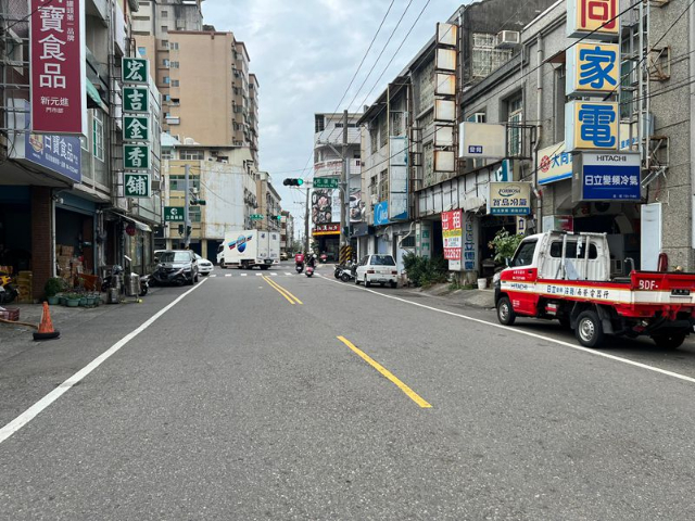 和平街朝南金店面,台南市佳里區和平街