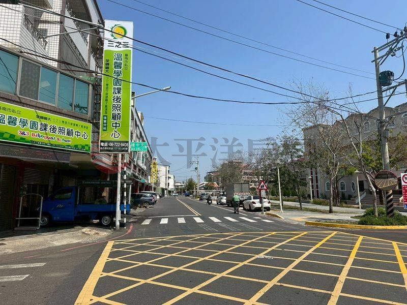 信義一街角窗透天,台南市佳里區信義一街