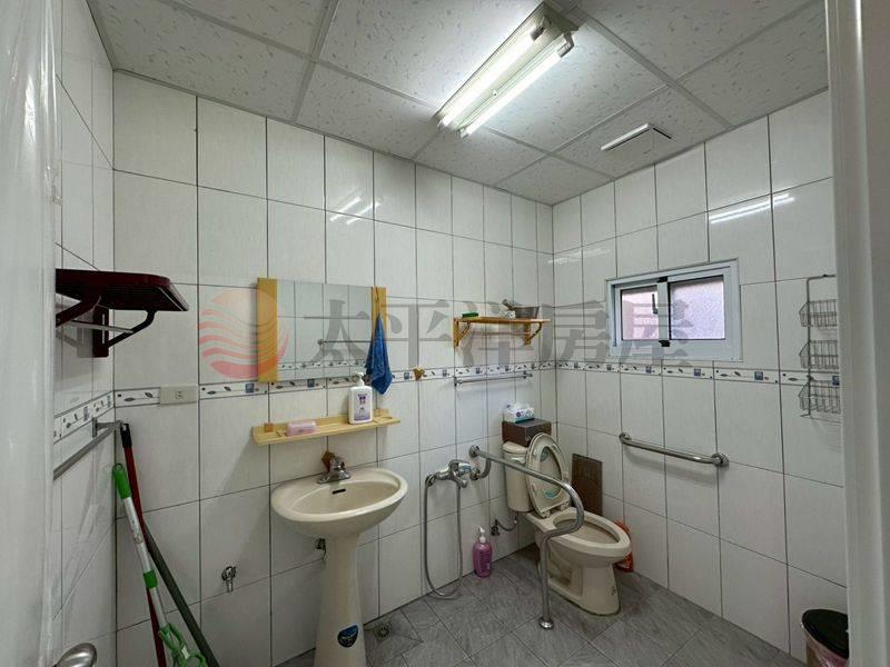 和平街大地坪鐵皮屋,台南市佳里區和平街