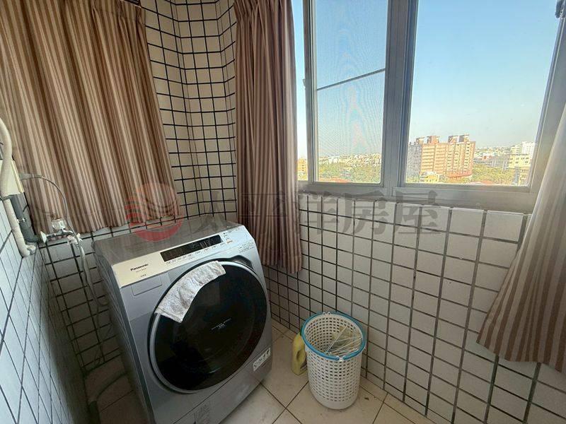 佳里宏瑋大樓大三房+平車,台南市佳里區安西路