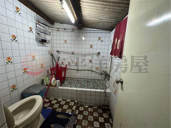 佳南路上㊣三角窗店住,台南市佳里區佳南路