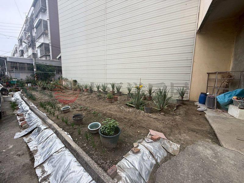 佳里佳北路角窗透天+大空地(有後花園),台南市佳里區佳北路