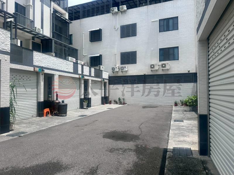 麻豆輕屋齡近全新車墅,台南市麻豆區柚安路二段