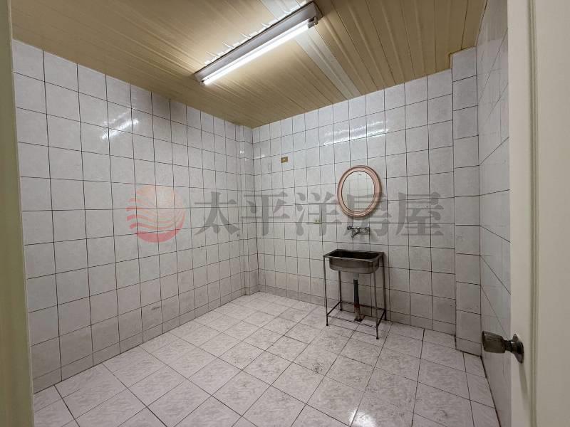 永春街華廈商辦倉儲,台南市南區永春街