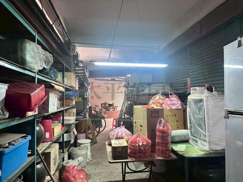 佳里大地坪角窗店住,台南市佳里區忠孝路