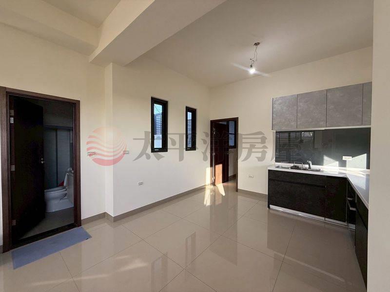 佳里齊家大面寬美車墅(B),台南市佳里區番子寮