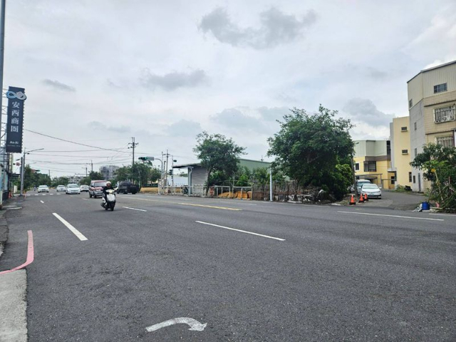 安西夜市旁車庫透天,台南市佳里區佳西路