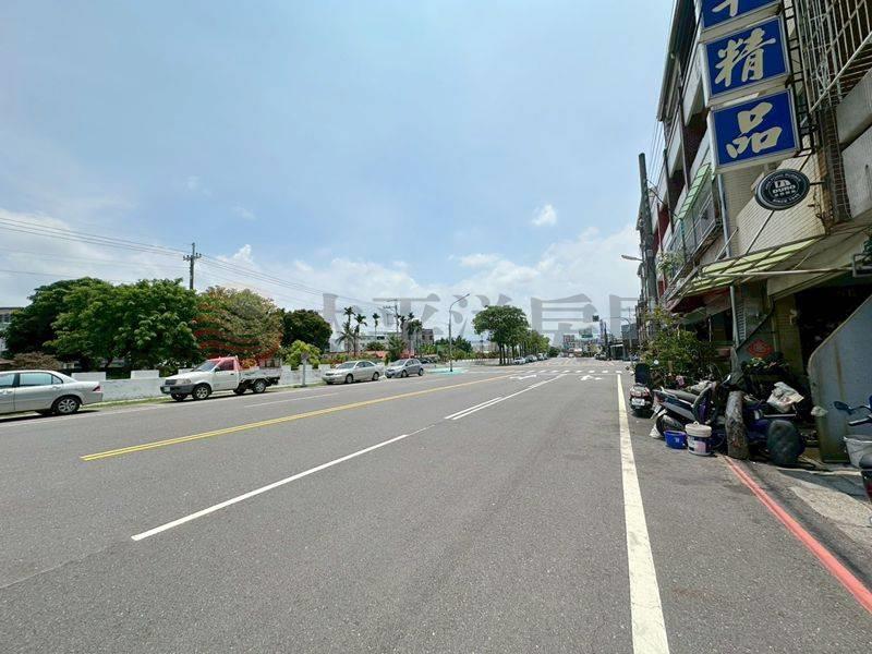 忠孝東路邊間美透天,台南市佳里區忠孝東路