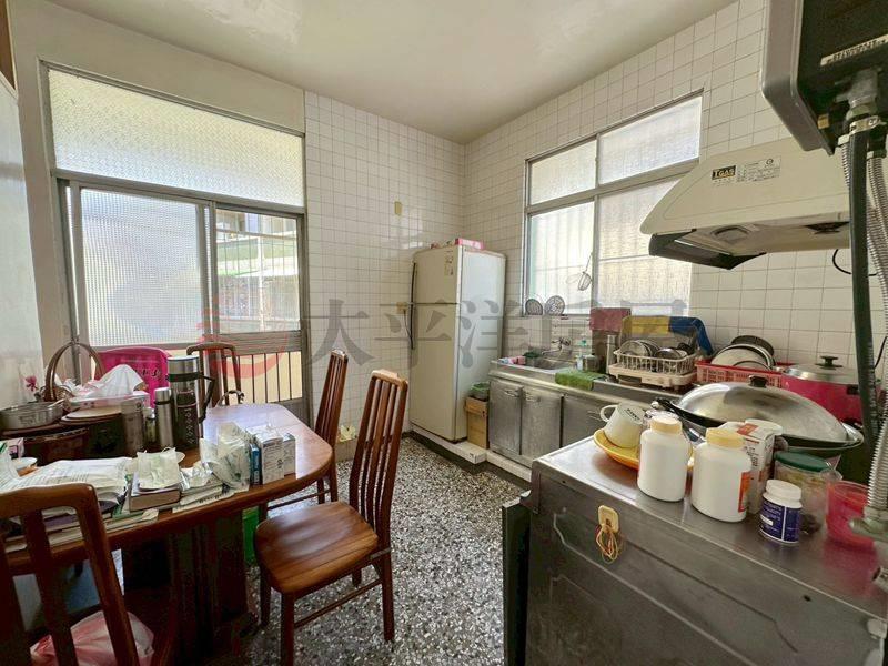 忠孝東路邊間美透天,台南市佳里區忠孝東路