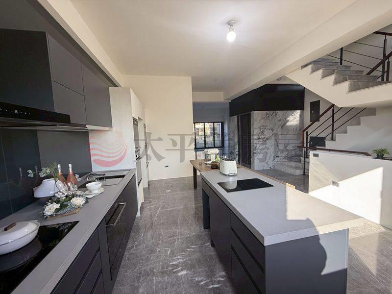 佳里精品電梯豪邸,台南市佳里區鎮山街