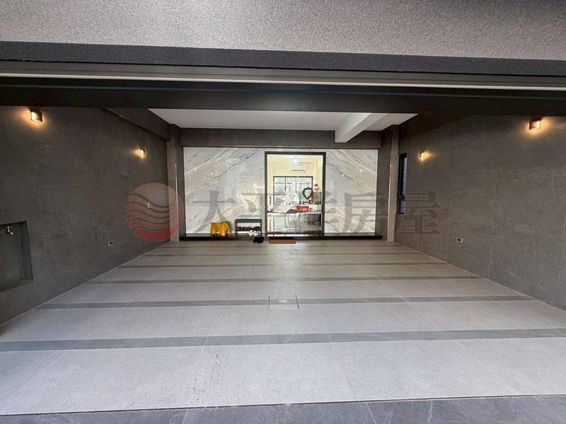 佳里都心旗艦豪墅,台南市佳里區鎮山街