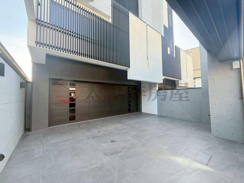 佳里都心旗艦豪墅,台南市佳里區鎮山街