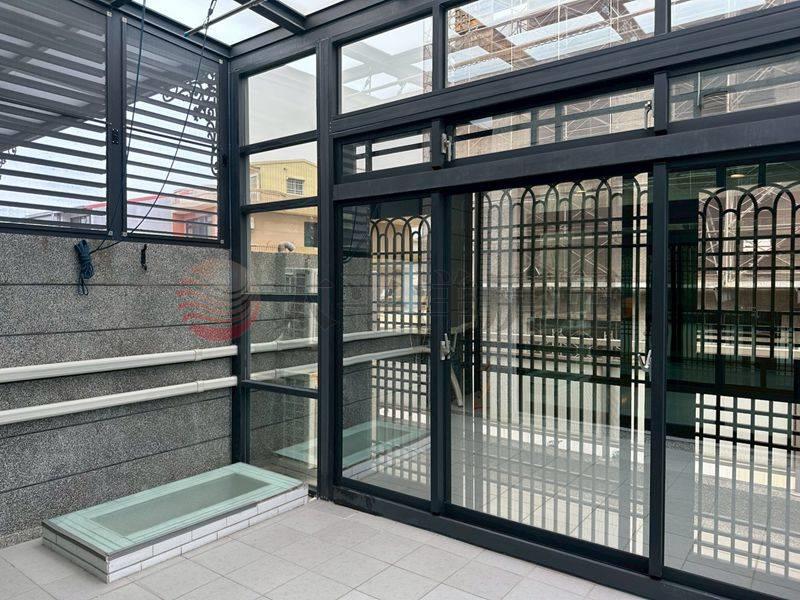 仁愛國小旁精裝車墅,台南市佳里區祥和五街